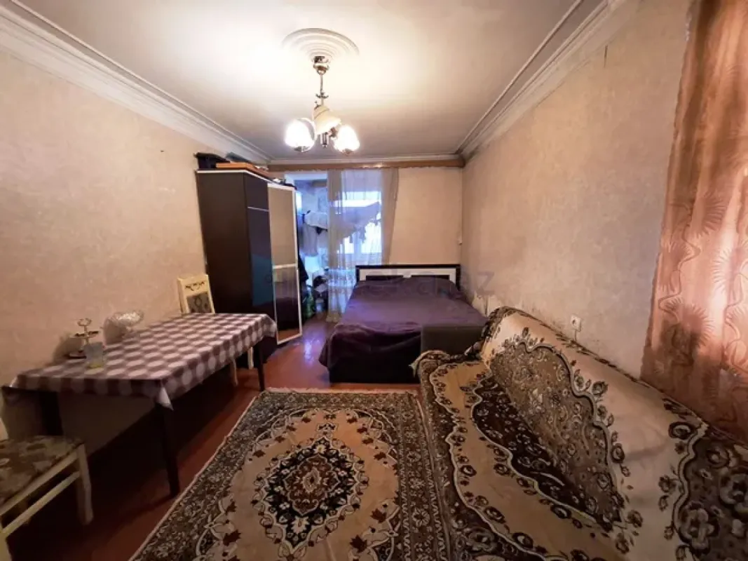 Satılır 1 otaqlı köhnə tikili 30 m²