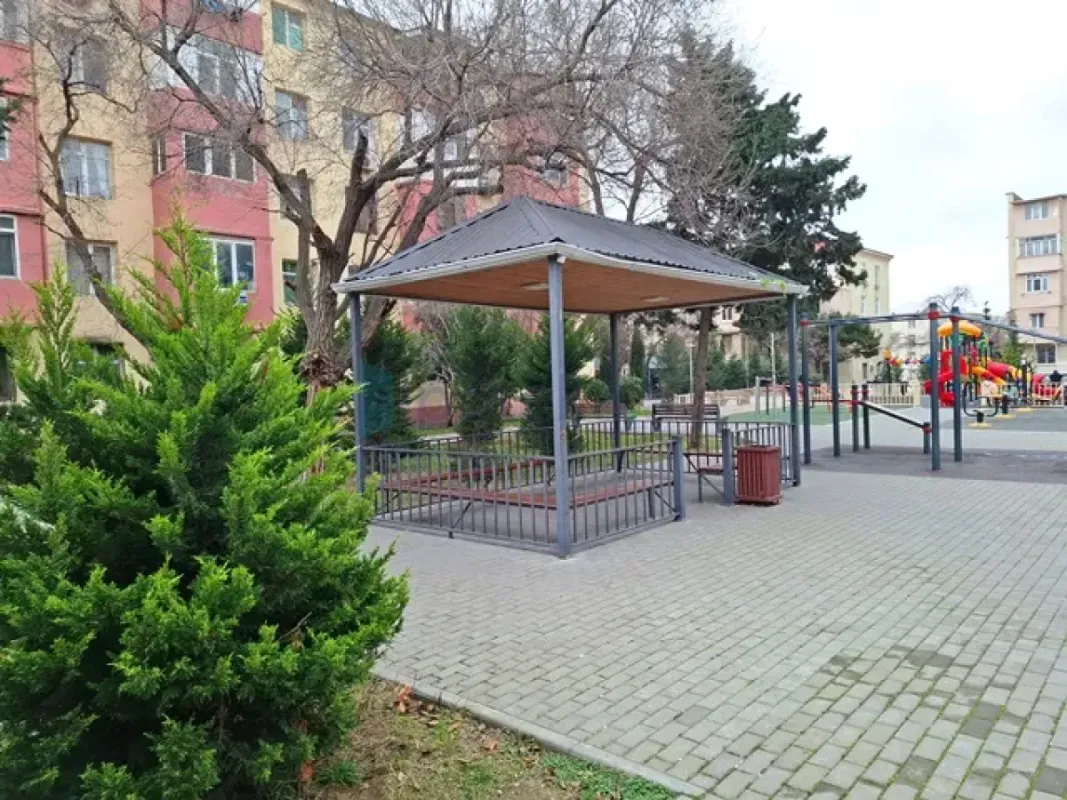 Satılır 1 otaqlı köhnə tikili 30 m²