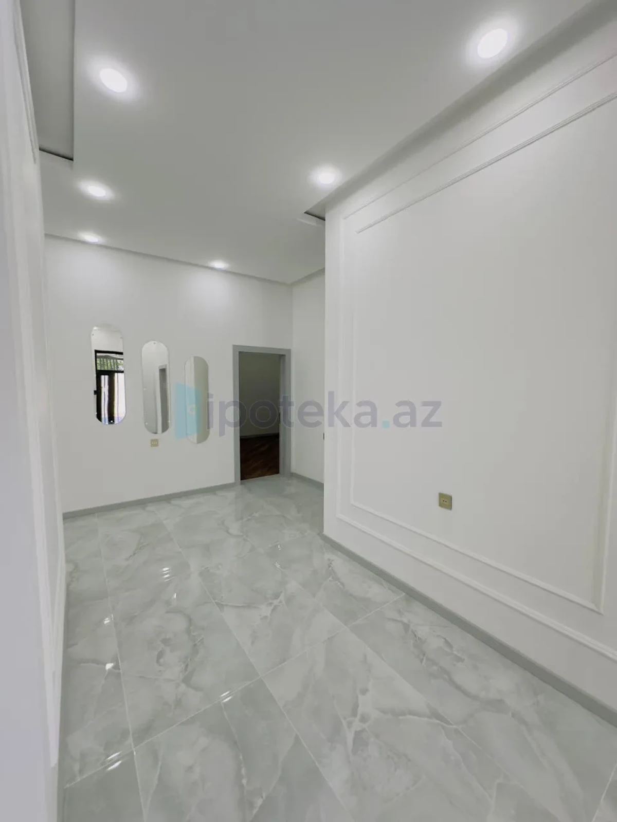 Satılır 4 otaqlı mənzil 160 m²