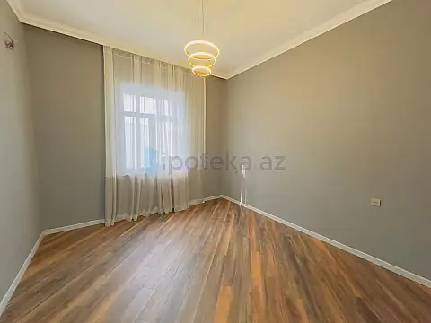 Satılır 4 otaqlı mənzil 160 m²