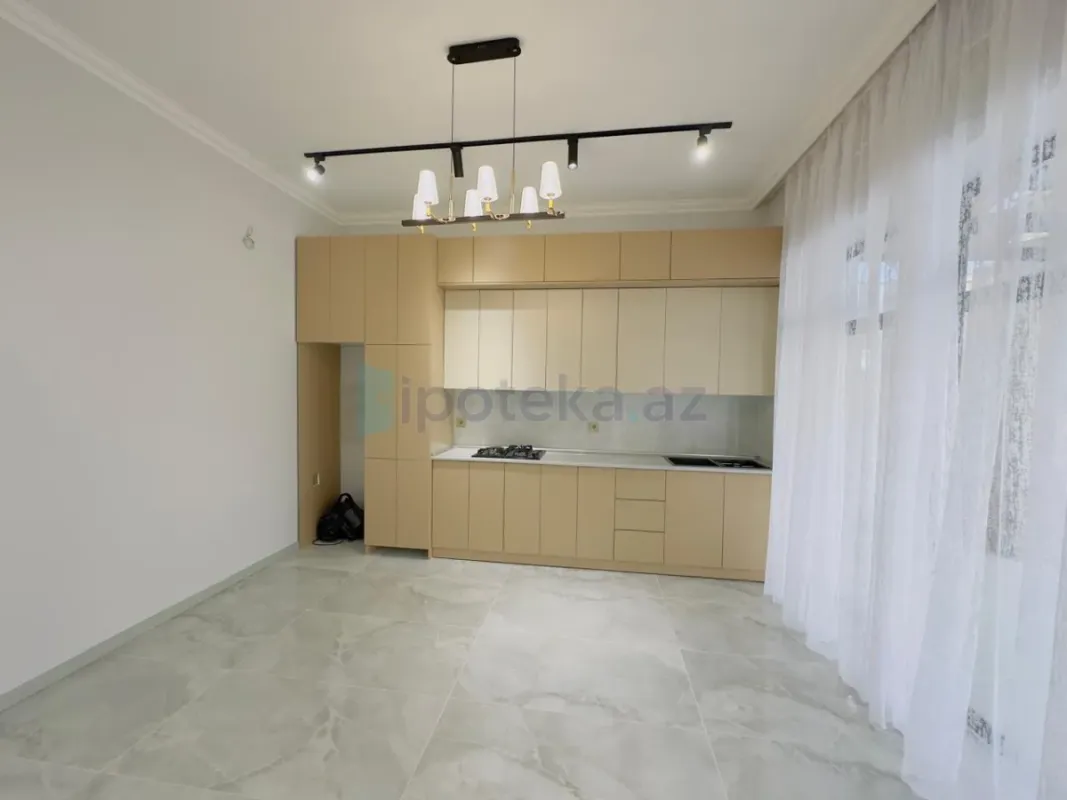 Satılır 4 otaqlı mənzil 160 m²