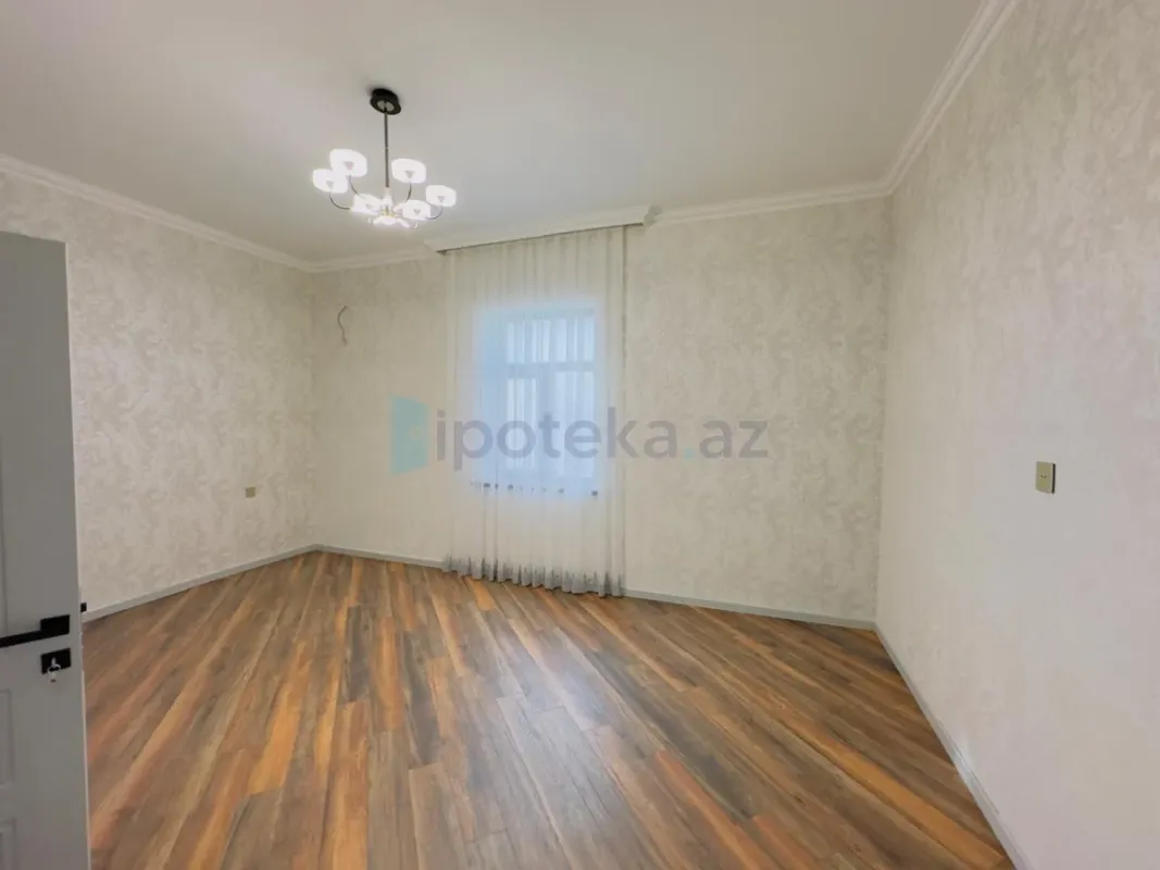 Satılır 4 otaqlı mənzil 160 m²
