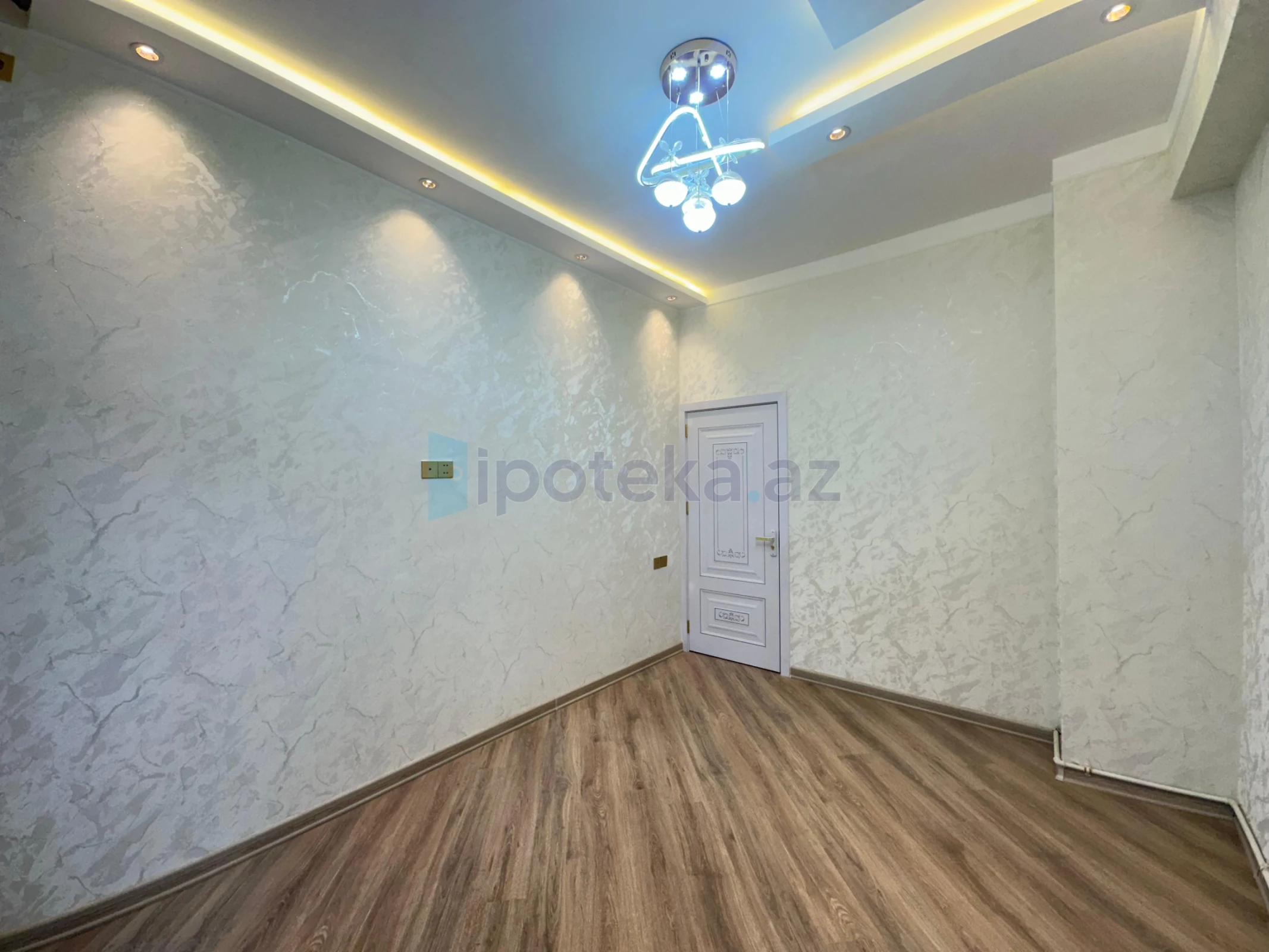 Satılır 2 otaqlı yeni tikili 59 m²