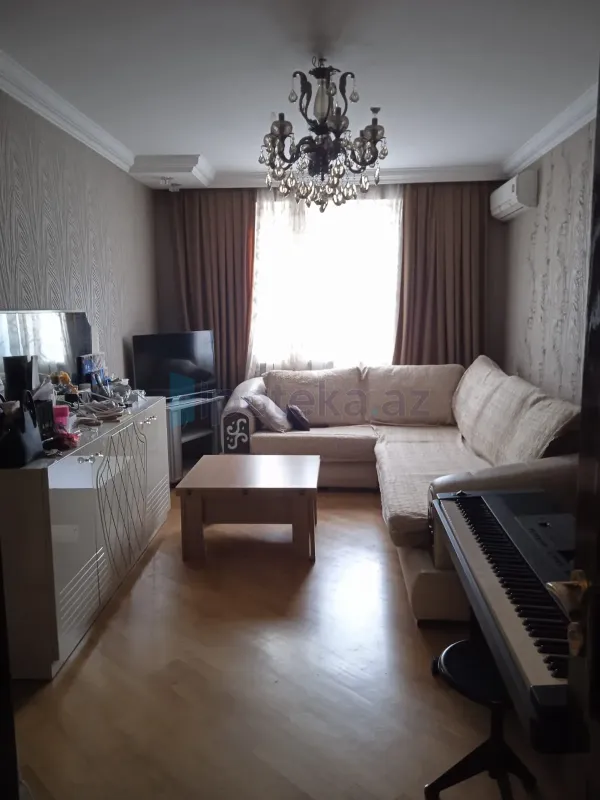 Satılır 4 otaqlı köhnə tikili 85 m²