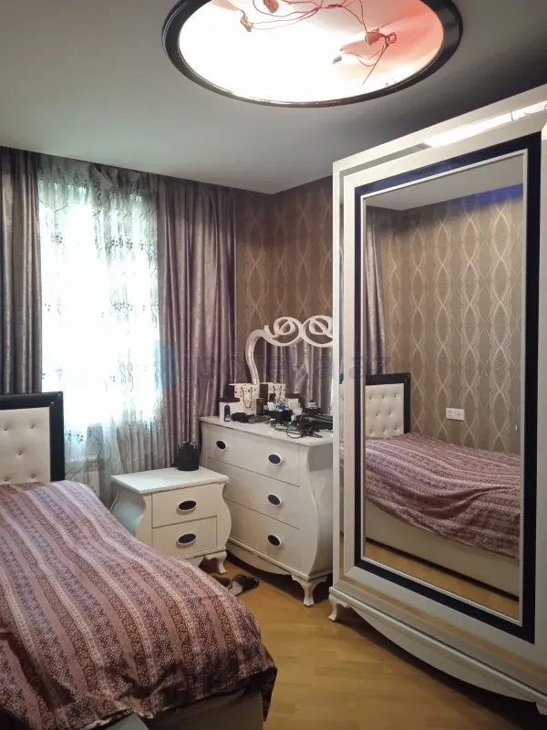 Satılır 4 otaqlı köhnə tikili 85 m²