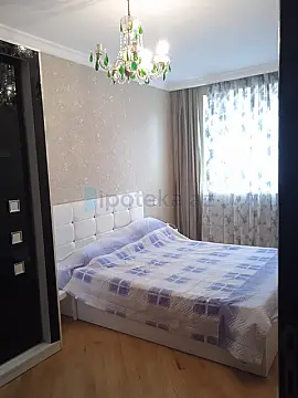 Satılır 4 otaqlı köhnə tikili 85 m²