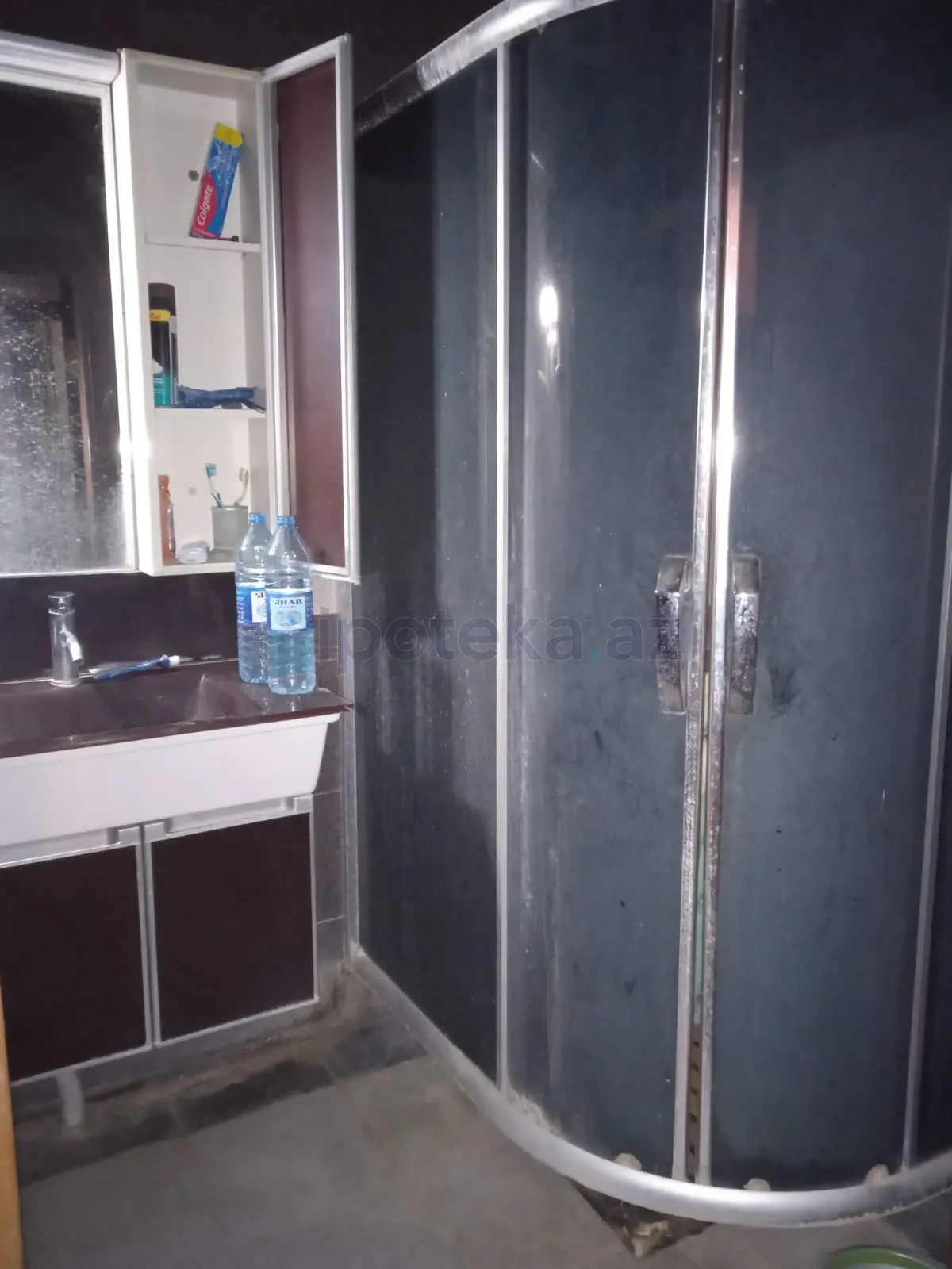 Satılır 4 otaqlı köhnə tikili 85 m²