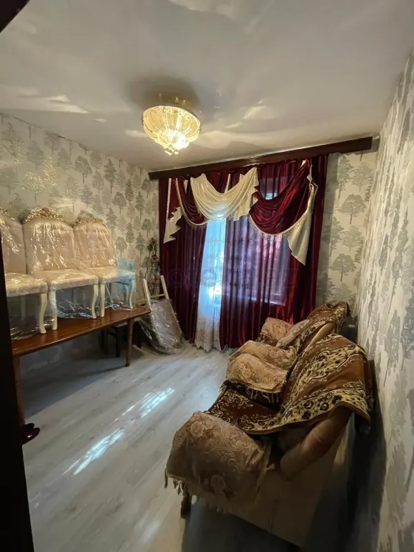 Satılır 3 otaqlı köhnə tikili 55 m²