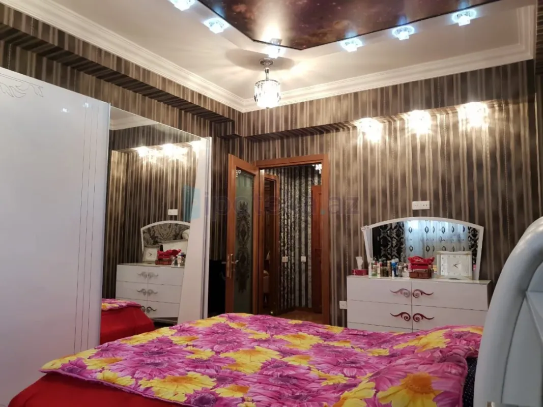 Satılır 4 otaqlı yeni tikili 165 m²