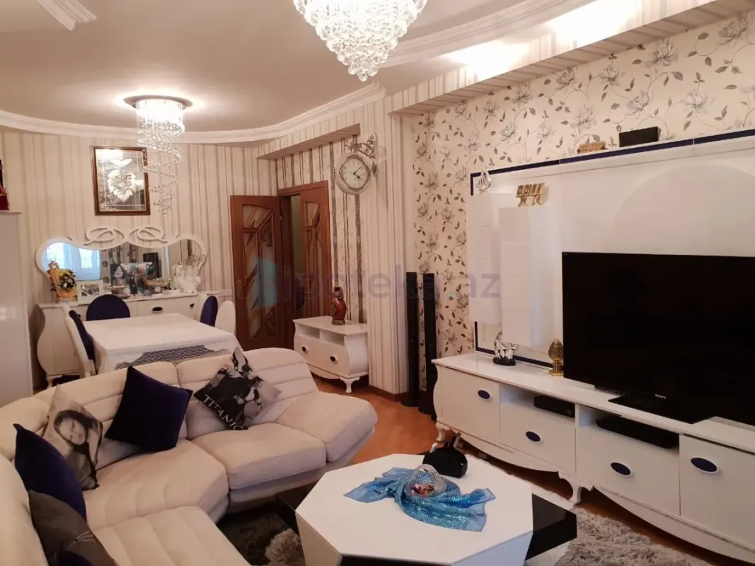 Satılır 4 otaqlı yeni tikili 165 m²