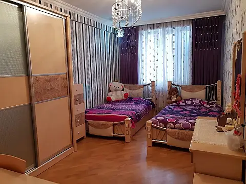 Satılır 4 otaqlı yeni tikili 165 m²