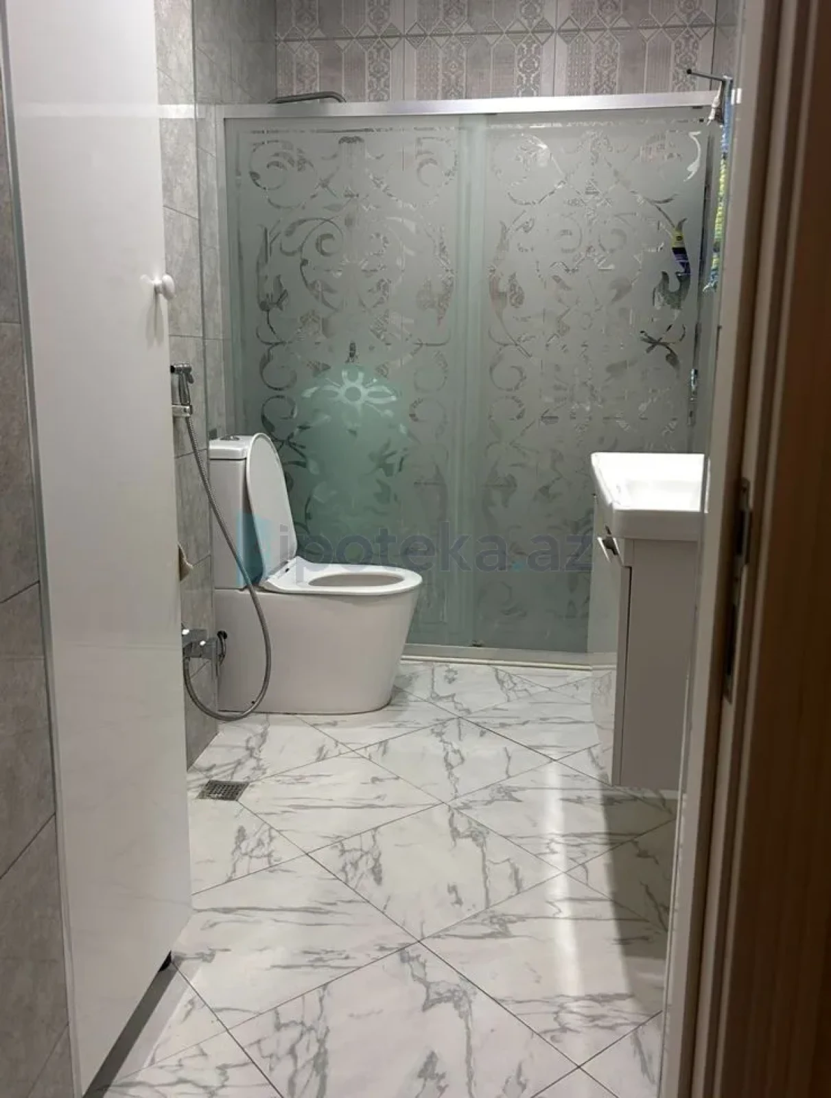 Satılır 2 otaqlı yeni tikili 98 m²