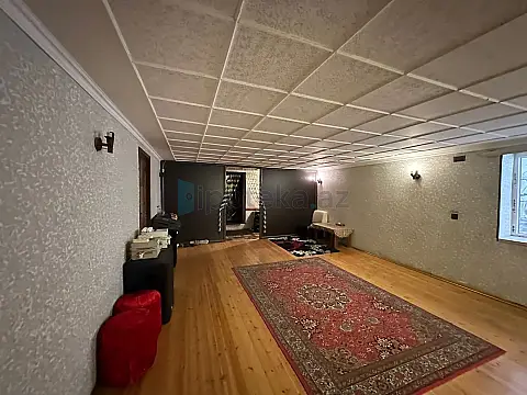 Satılır 7 otaqlı həyət evi 250 m²