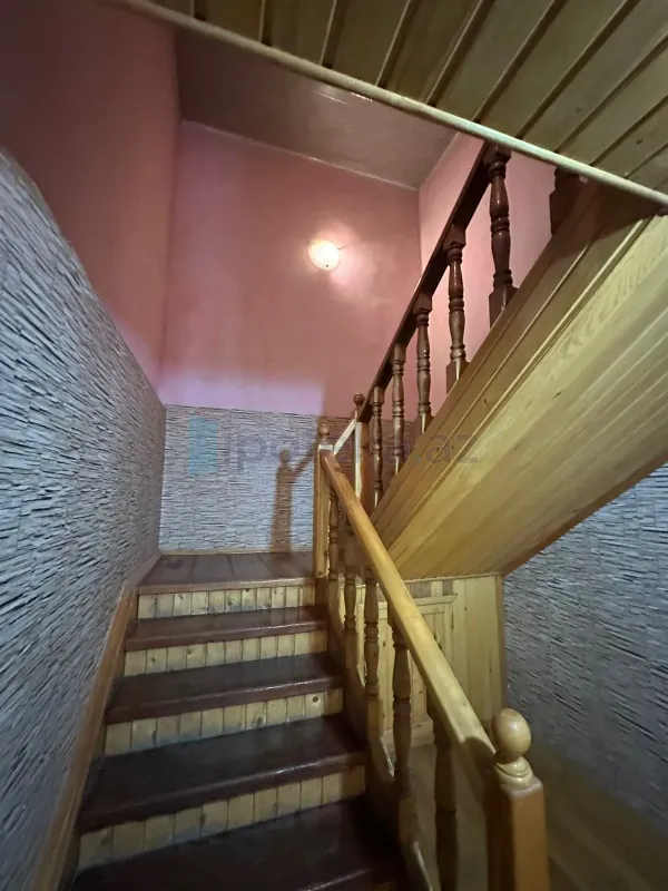 Satılır 7 otaqlı həyət evi 250 m²