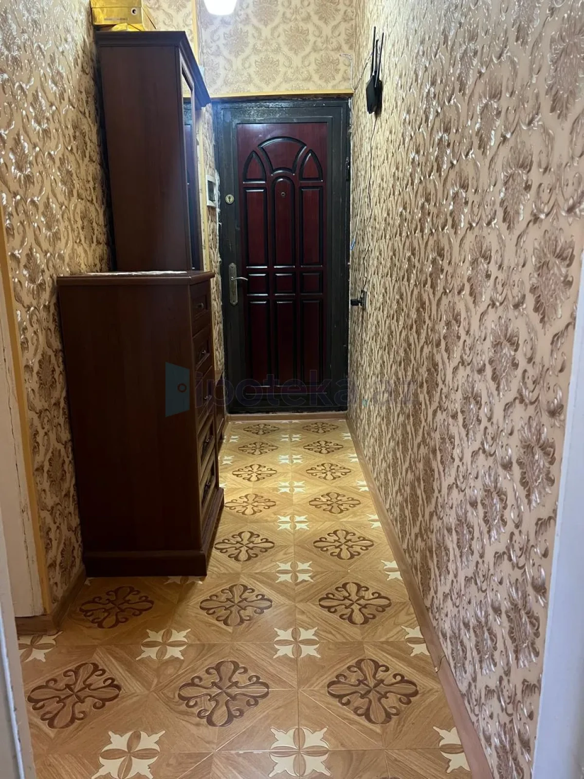 Satılır 2 otaqlı köhnə tikili 40 m²