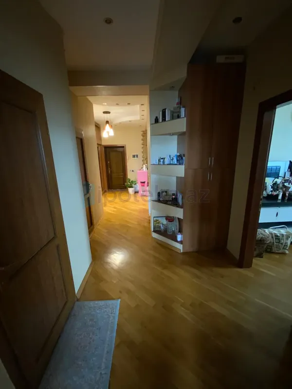 Satılır 3 otaqlı yeni tikili 100 m²