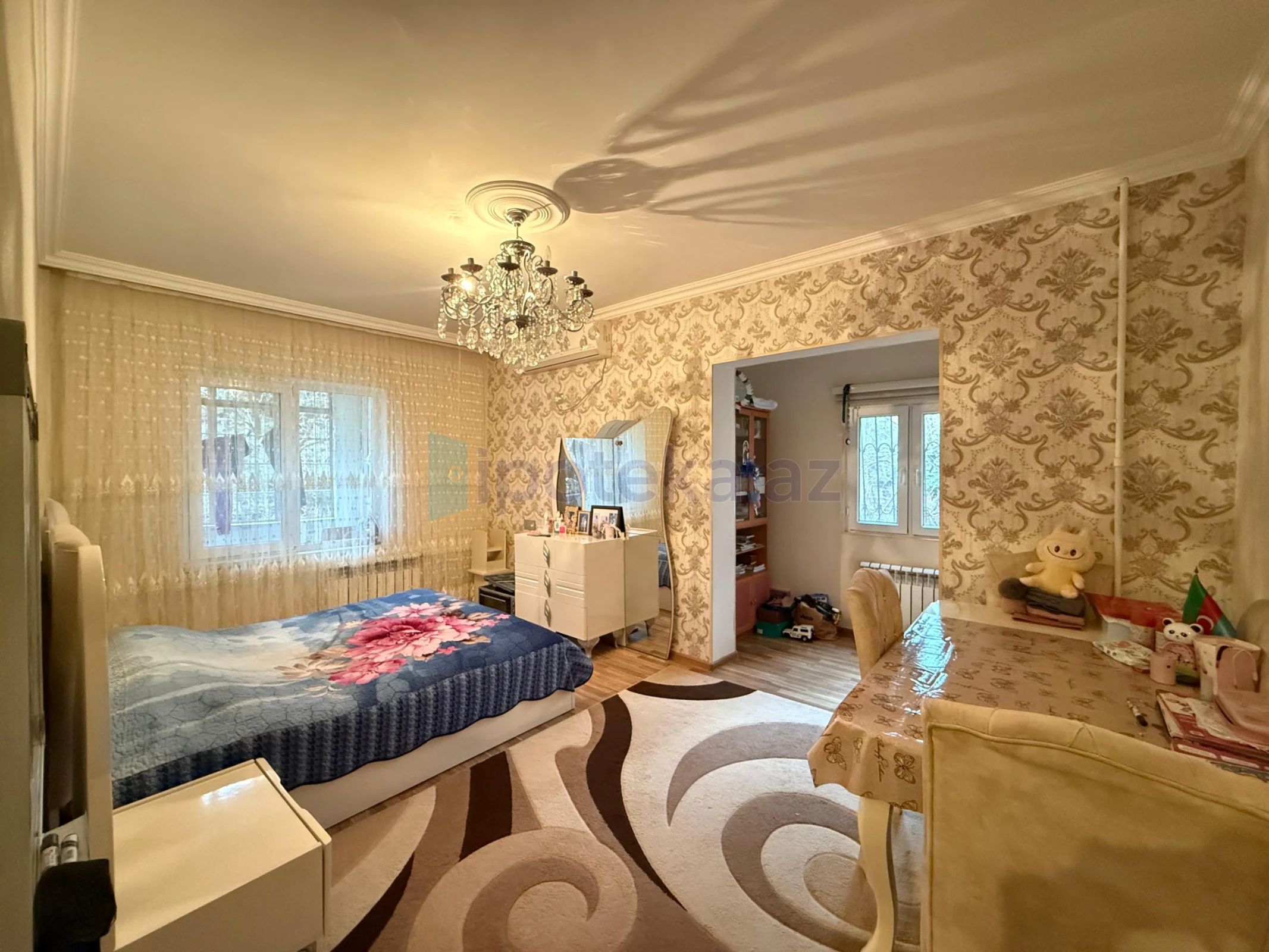 Satılır 2 otaqlı köhnə tikili 60 m²