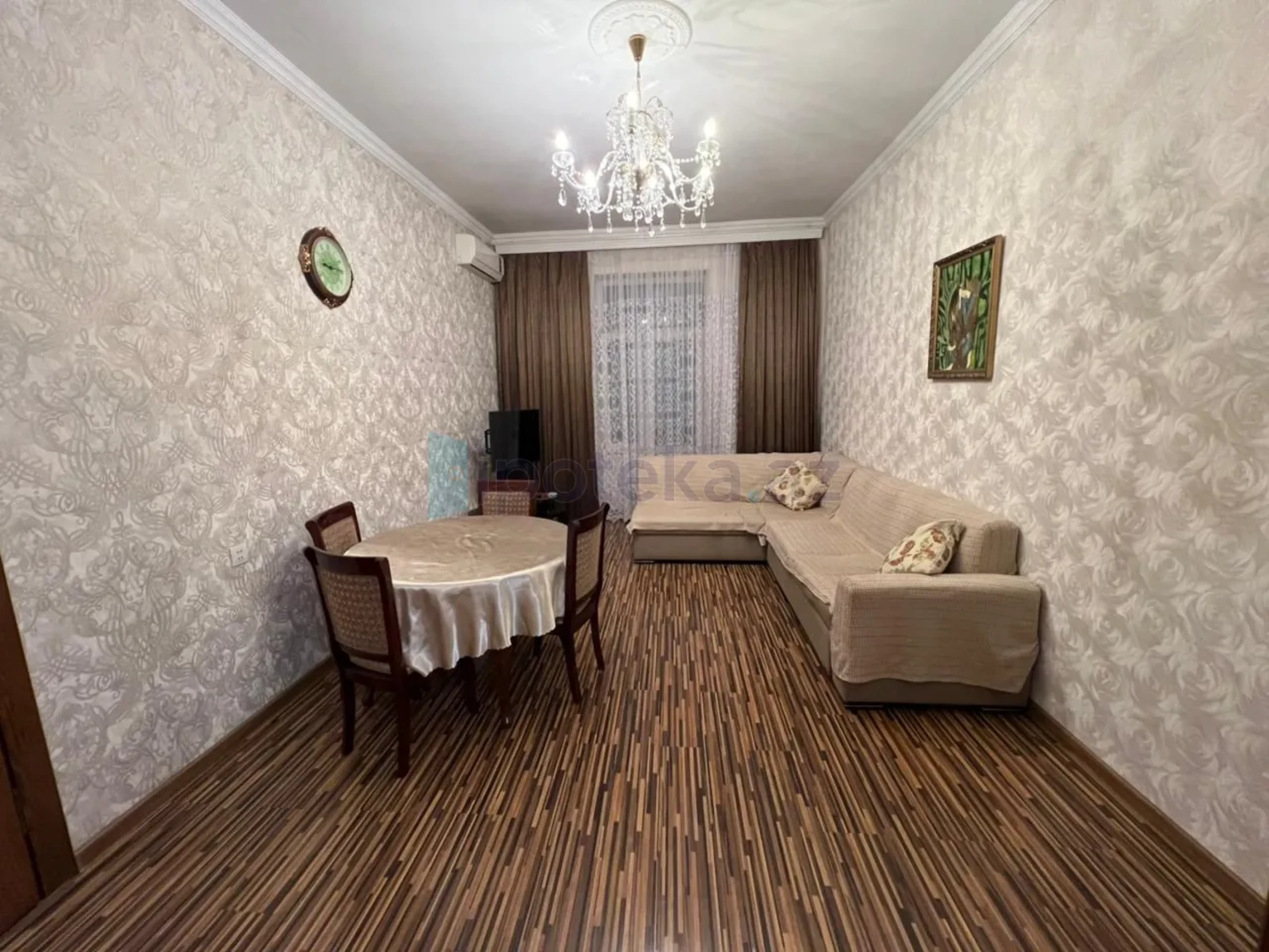 Satılır 3 otaqlı köhnə tikili 90 m²