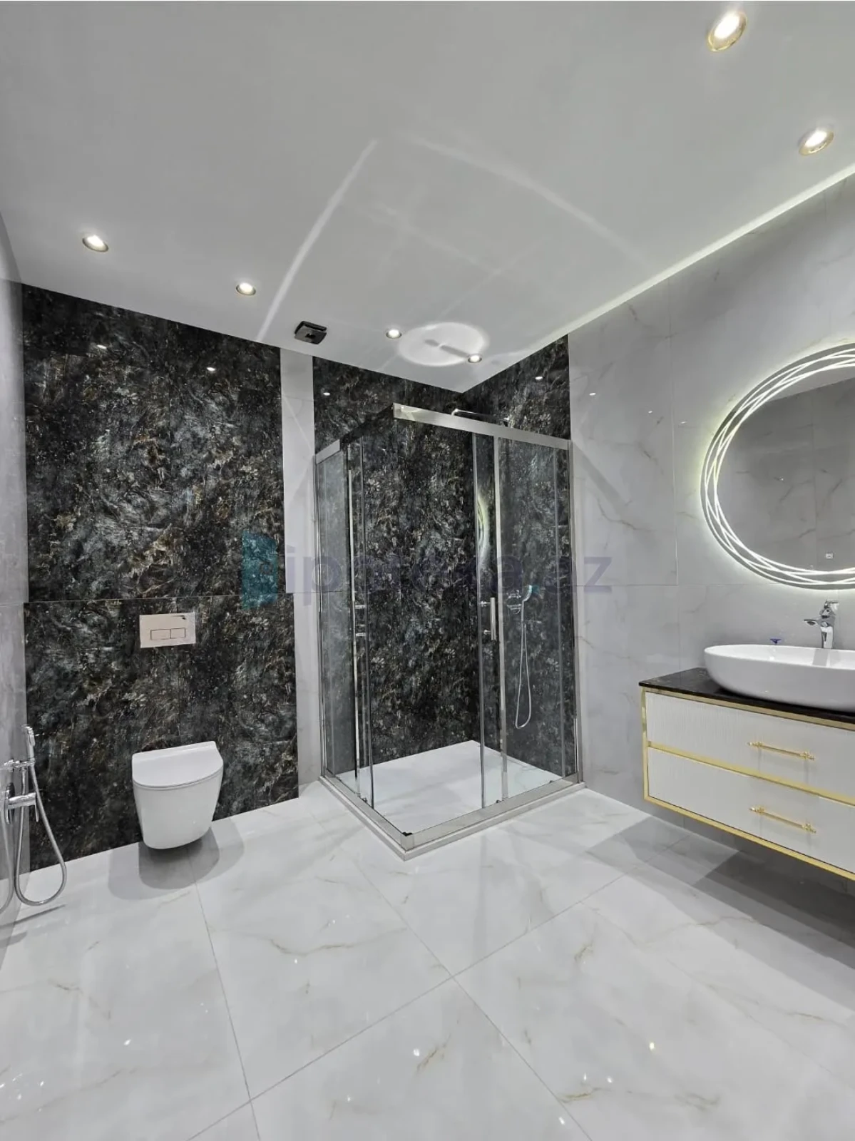 Satılır 3 otaqlı yeni tikili 132 m²