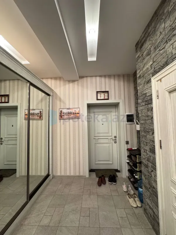 Satılır 3 otaqlı yeni tikili 90 m²