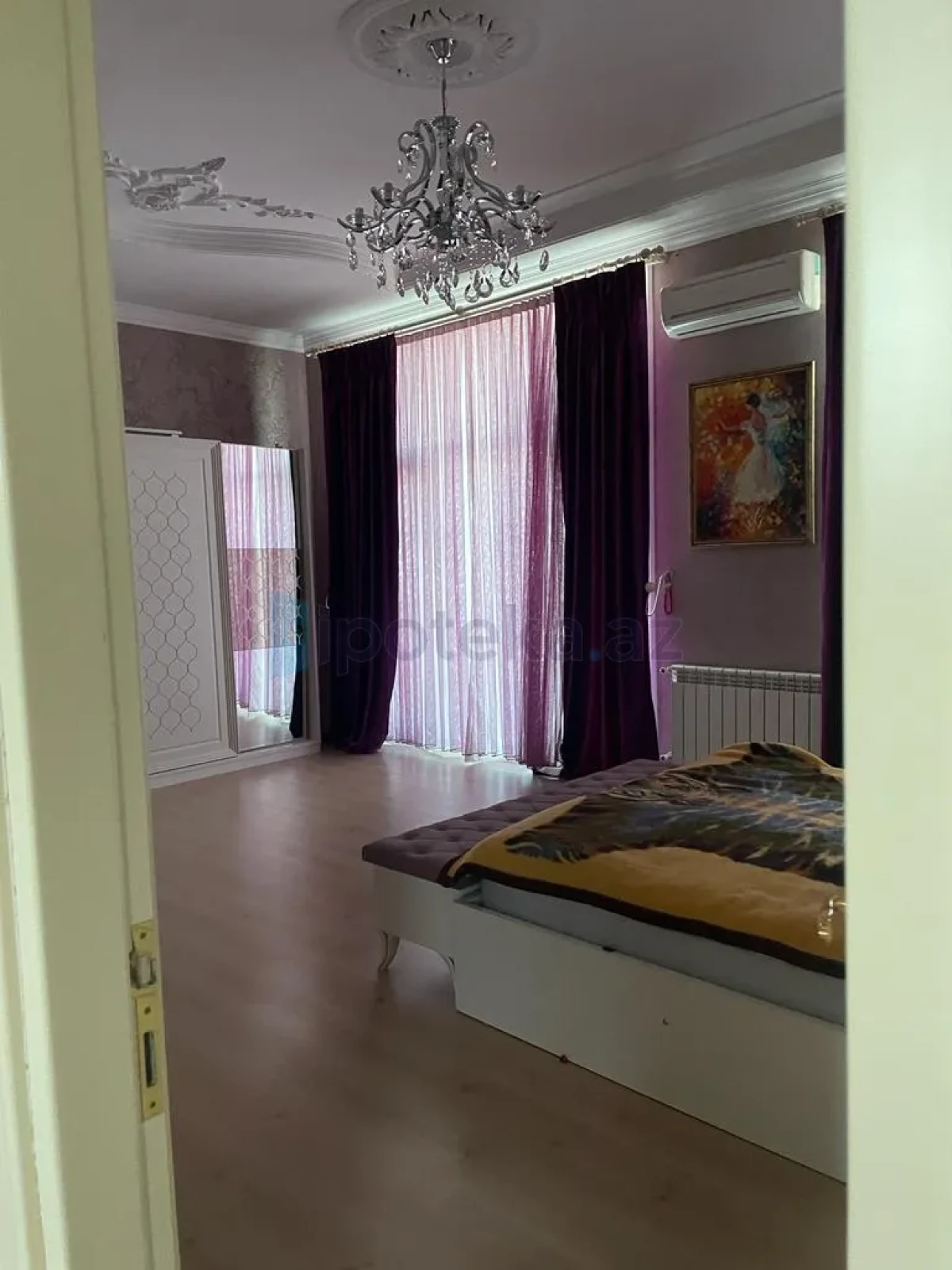 Satılır 5 otaqlı həyət evi 300 m²