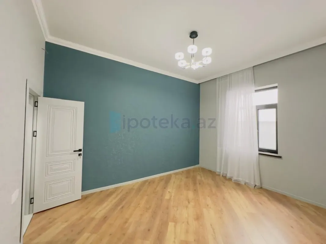 Satılır 4 otaqlı mənzil 140 m²