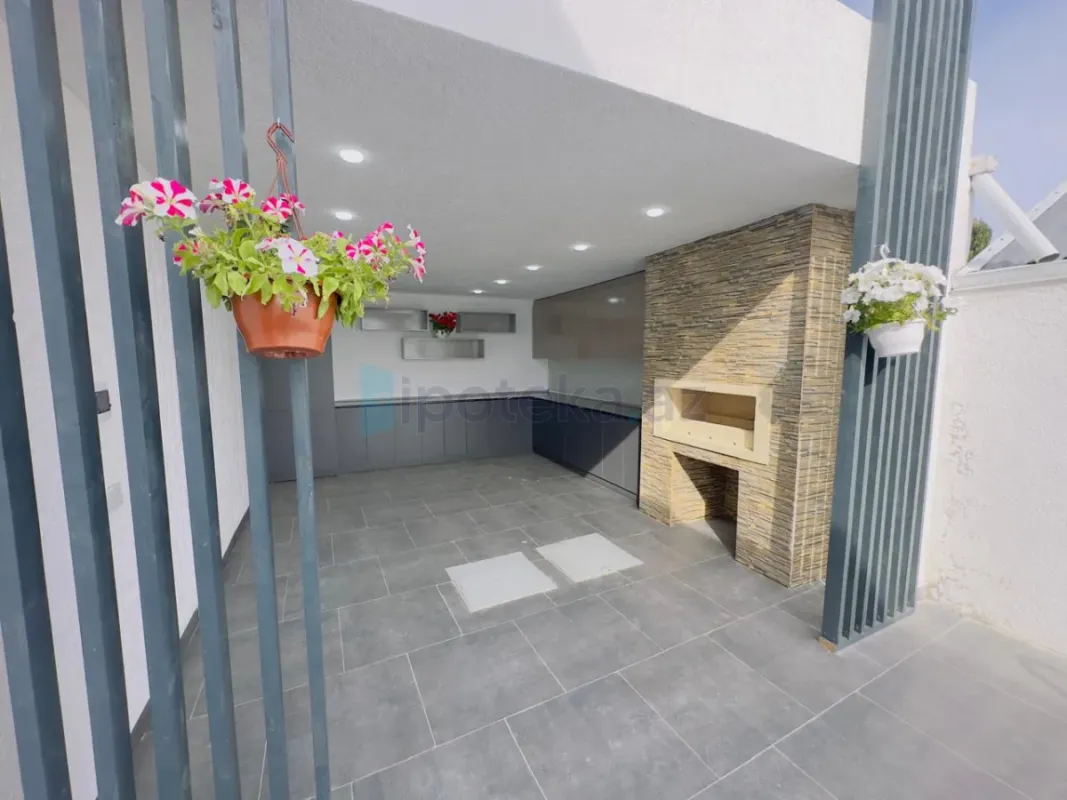 Satılır 4 otaqlı mənzil 140 m²