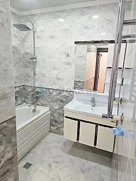 Satılır 2 otaqlı yeni tikili 82 m²