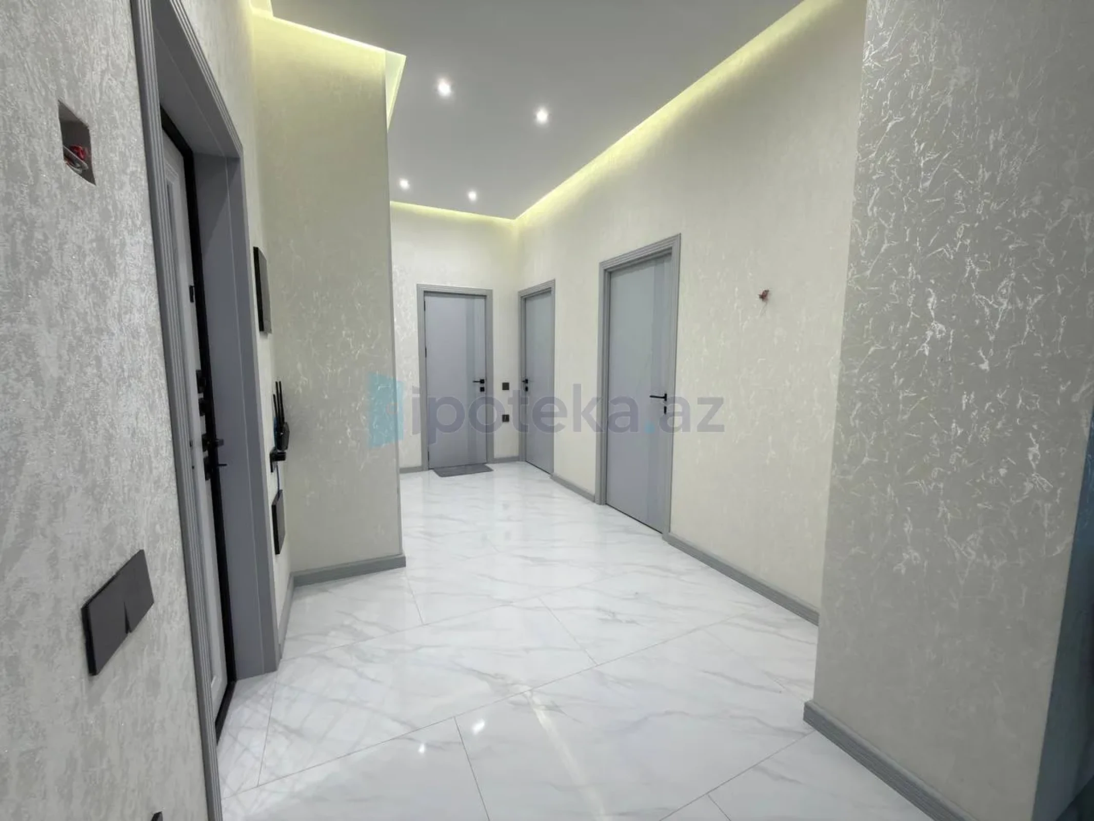 Satılır 3 otaqlı yeni tikili 105 m²