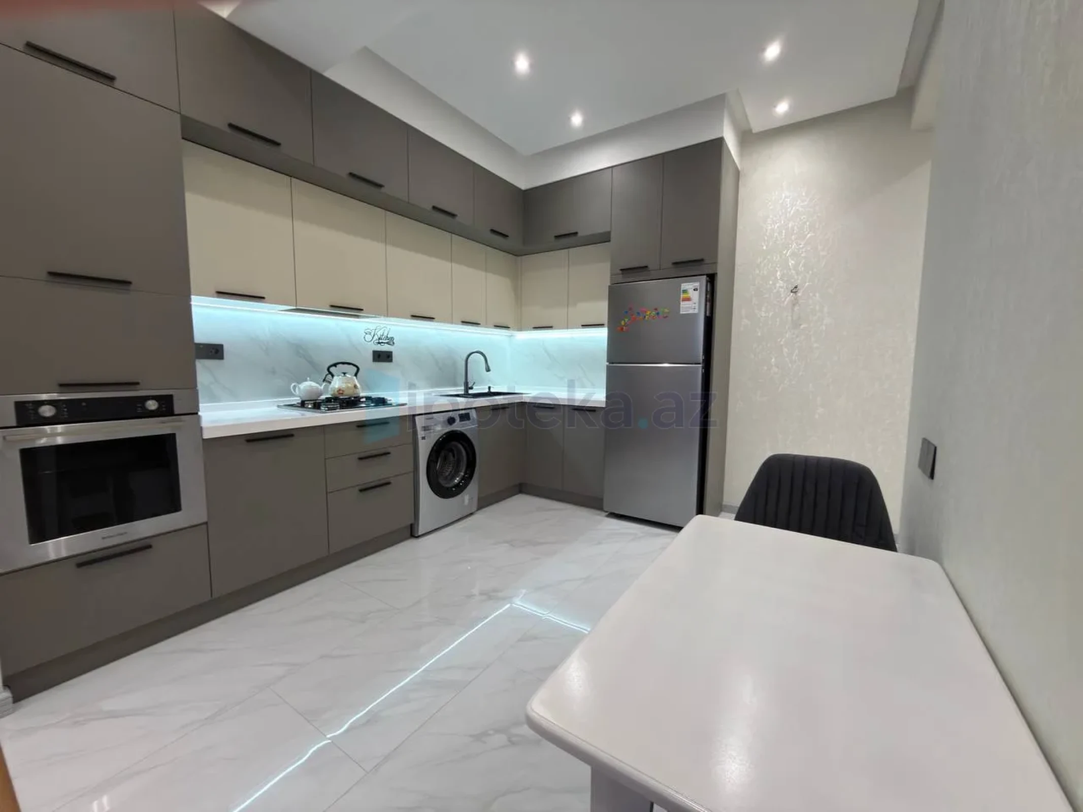 Satılır 3 otaqlı yeni tikili 105 m²