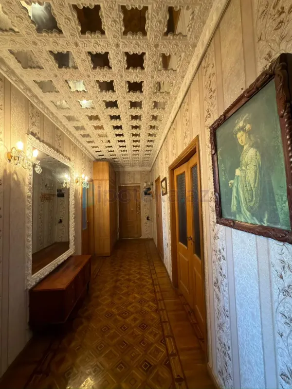 Satılır 5 otaqlı köhnə tikili 110 m²