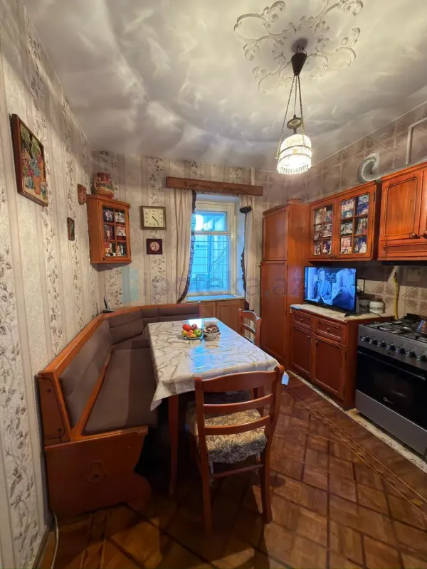 Satılır 5 otaqlı köhnə tikili 110 m²