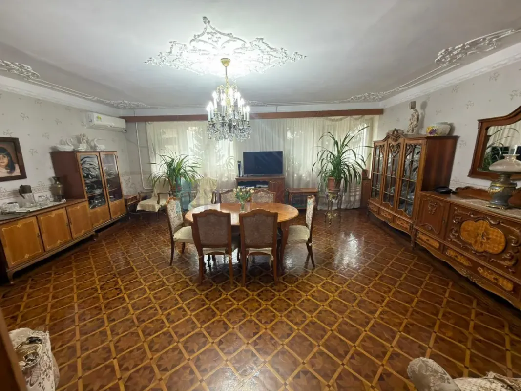 Satılır 5 otaqlı köhnə tikili 110 m²