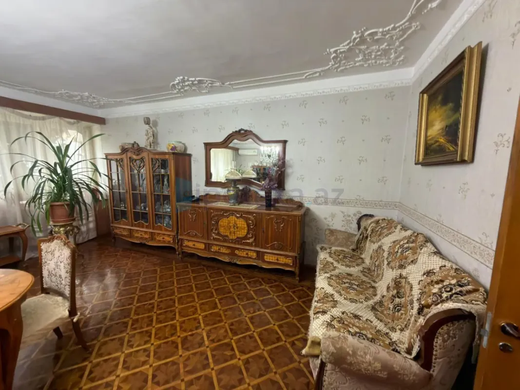 Satılır 5 otaqlı köhnə tikili 110 m²