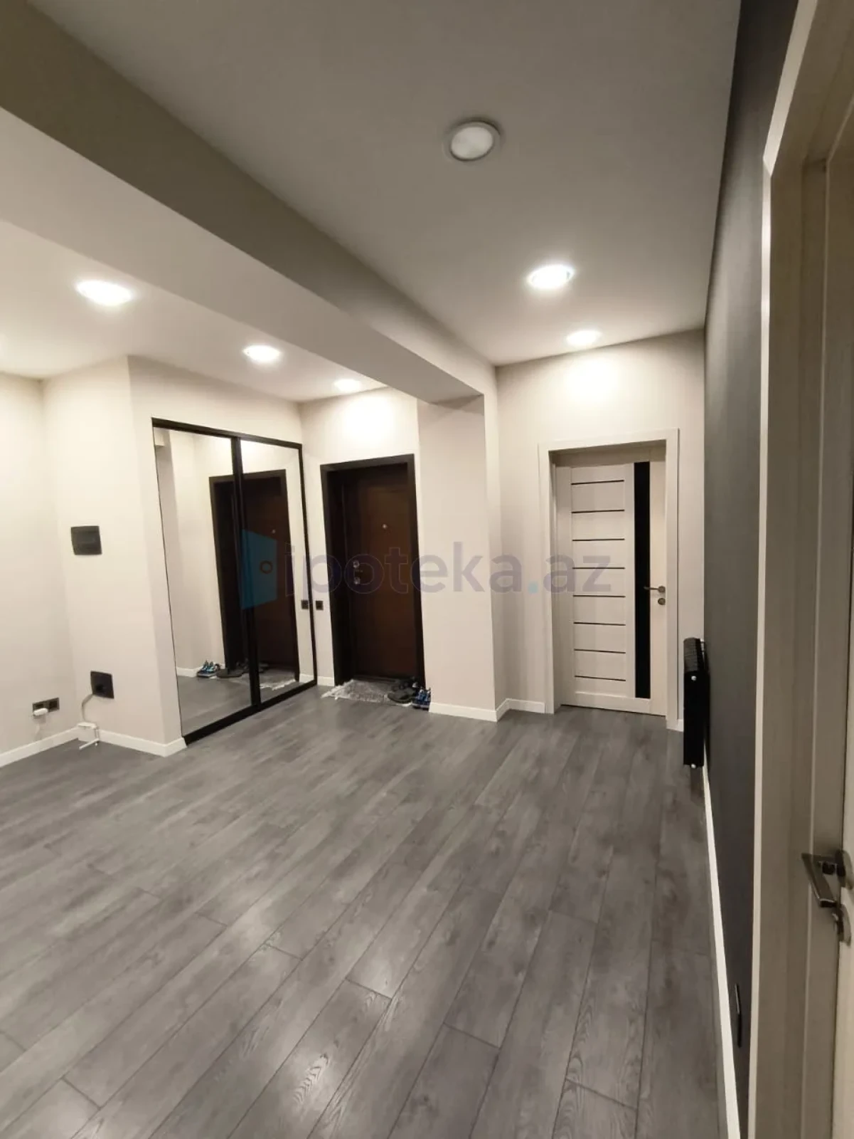Satılır 3 otaqlı yeni tikili 122 m²