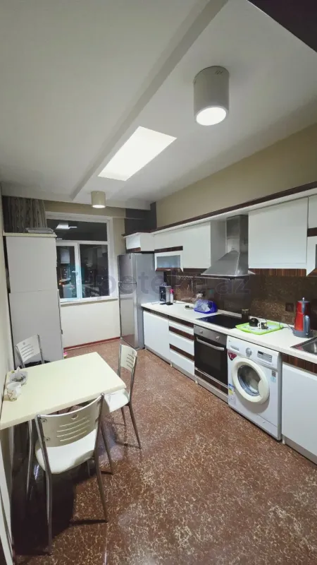 Satılır 3 otaqlı yeni tikili 145 m²