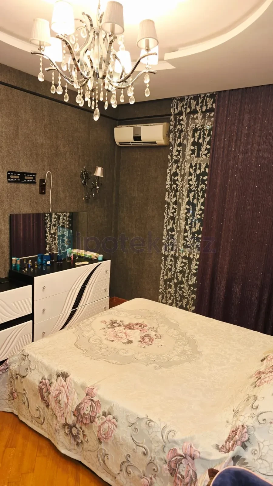 Satılır 3 otaqlı yeni tikili 145 m²