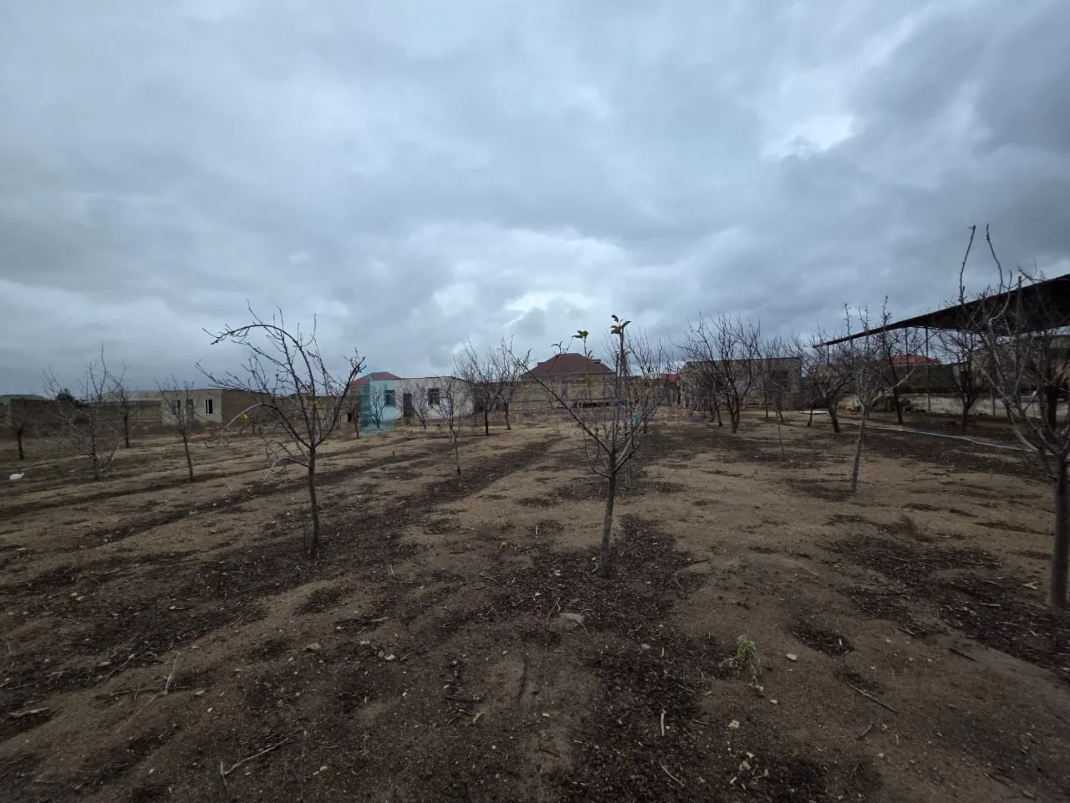 Satılır torpaq sahəsi 12 m²