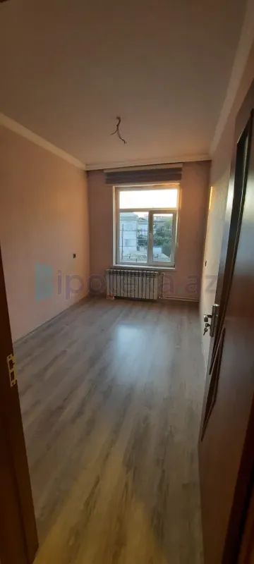 Satılır 3 otaqlı köhnə tikili 70 m²