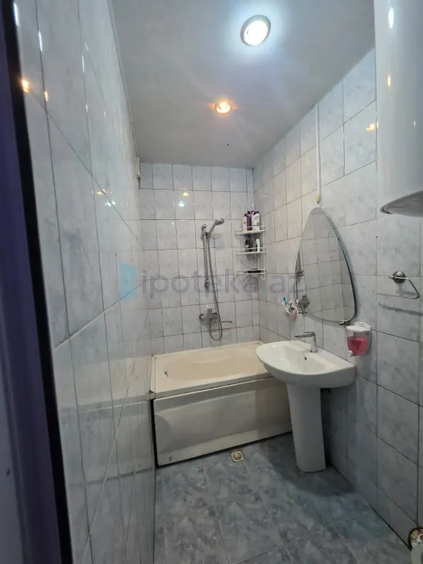 Satılır 3 otaqlı köhnə tikili 80 m²