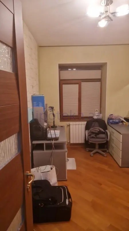 Satılır 3 otaqlı köhnə tikili 70 m²