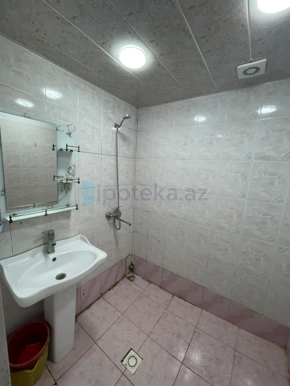 Satılır 3 otaqlı köhnə tikili 54 m²