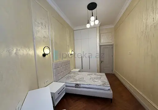 Satılır 3 otaqlı yeni tikili 138 m²