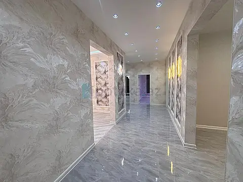 Satılır 4 otaqlı mənzil 155 m²