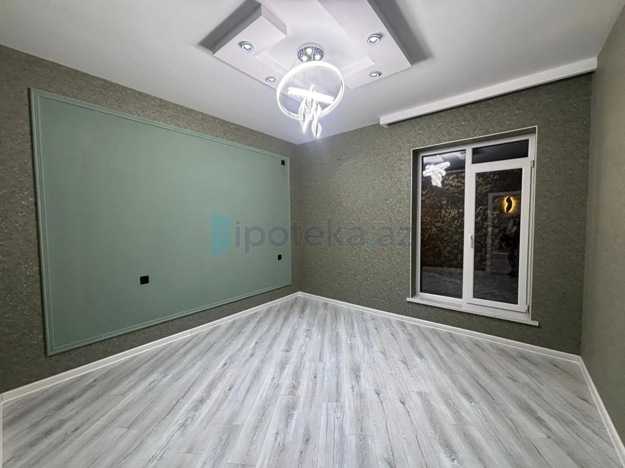 Satılır 4 otaqlı mənzil 155 m²
