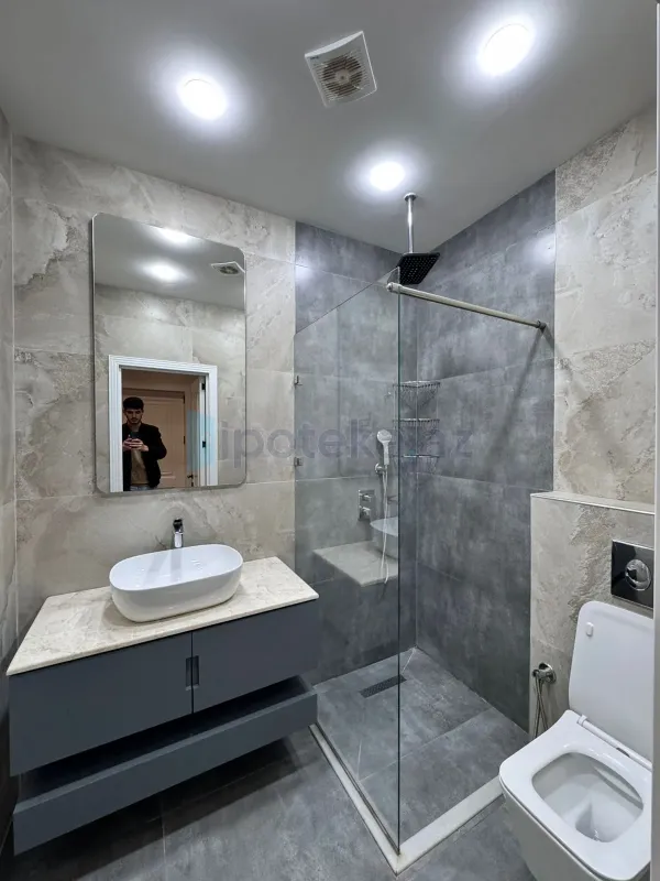 Satılır 4 otaqlı yeni tikili 175 m²