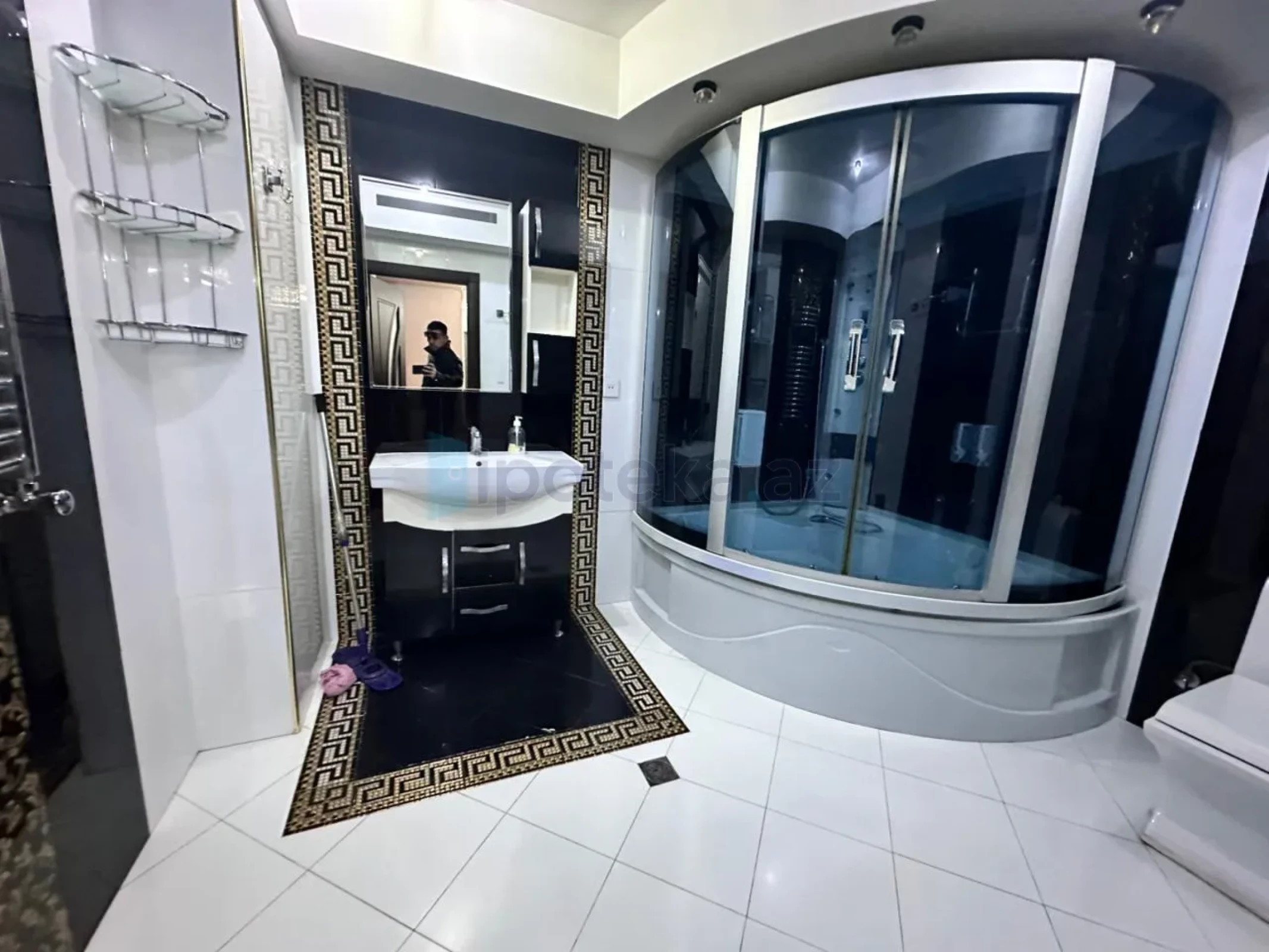 Satılır 3 otaqlı yeni tikili 140 m²