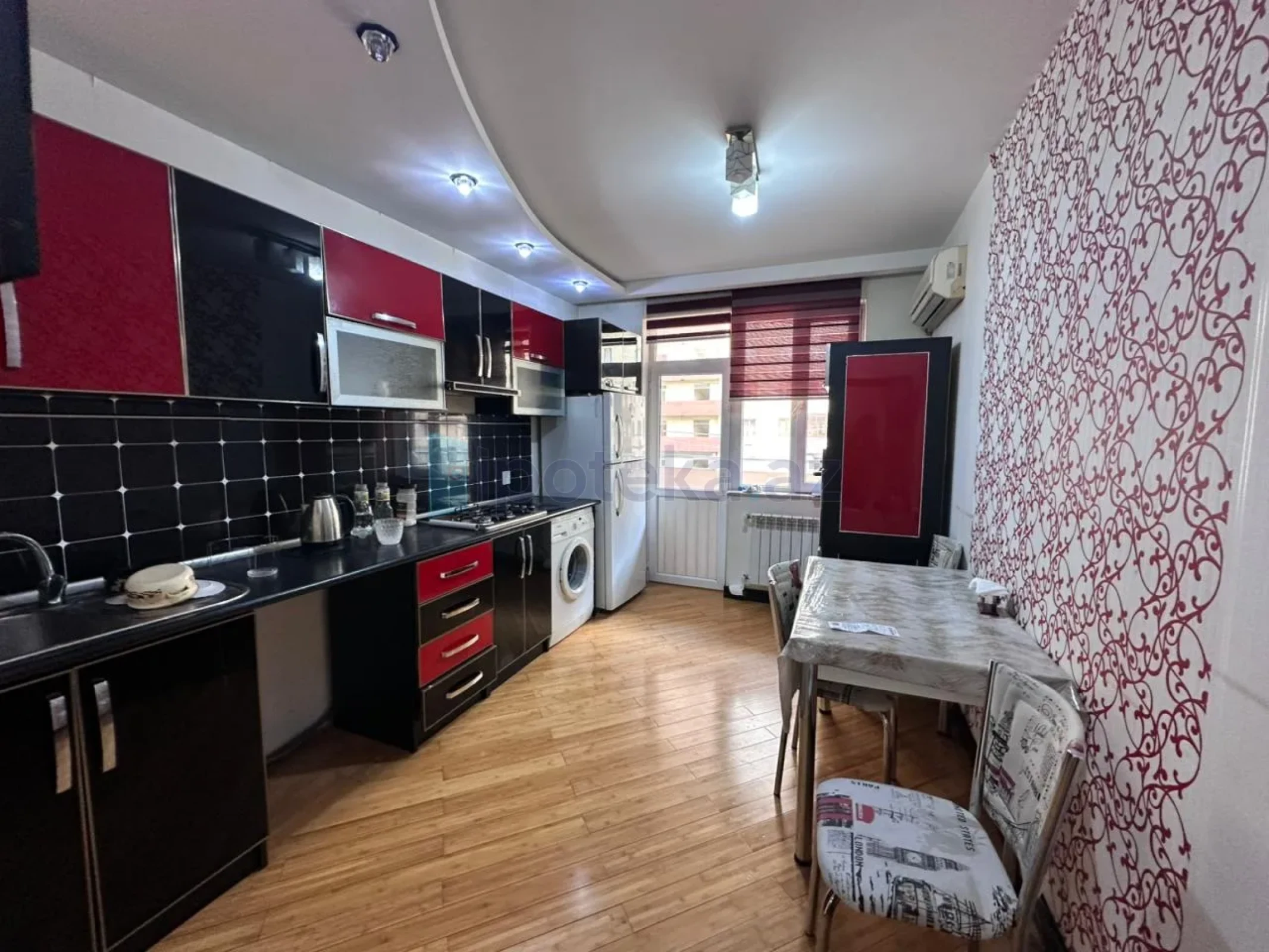 Satılır 3 otaqlı yeni tikili 140 m²