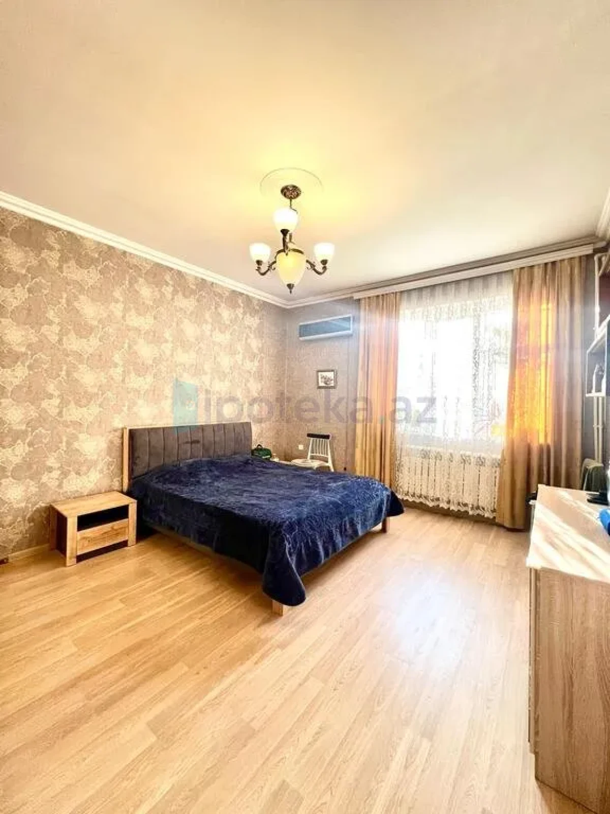 Satılır 4 otaqlı köhnə tikili 120 m²