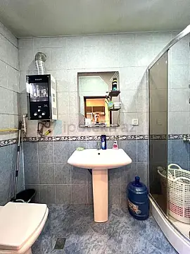 Satılır 4 otaqlı köhnə tikili 120 m²